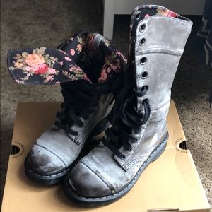 Dr. Martens Triumph 1914 Boot